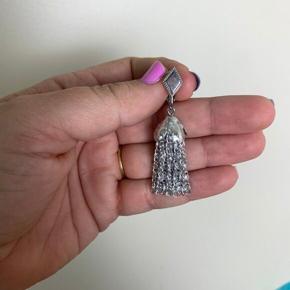 Vintage 1960s Sarah Coventry Silver tone Scroll link tassel clip on earrings - Picture 4 of 6